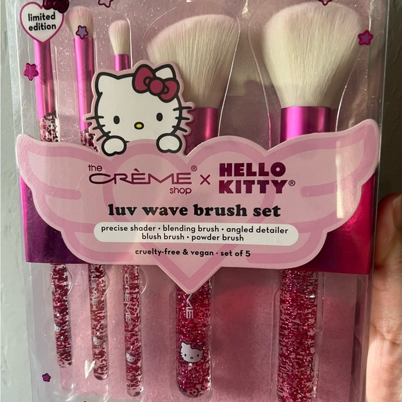 The Creme Shop Other - Hello Kitty Make up Brushes